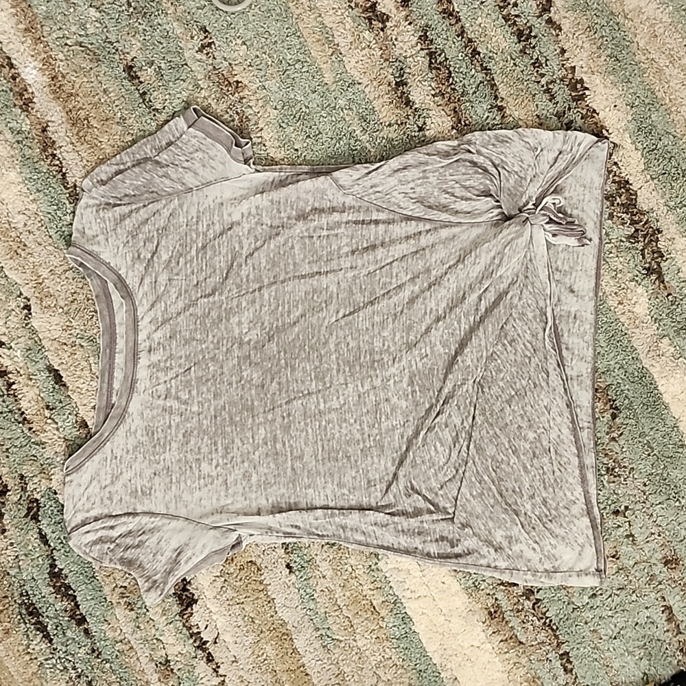 Cute gray top with tie on the side
